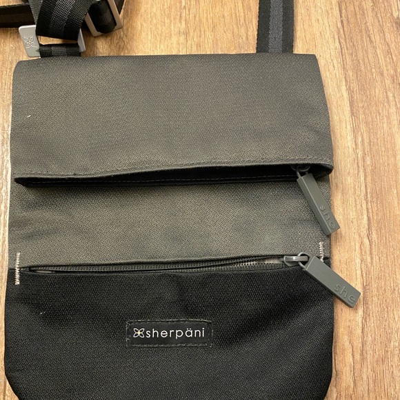 Sherpani crossbody bag - Picture 2 of 6